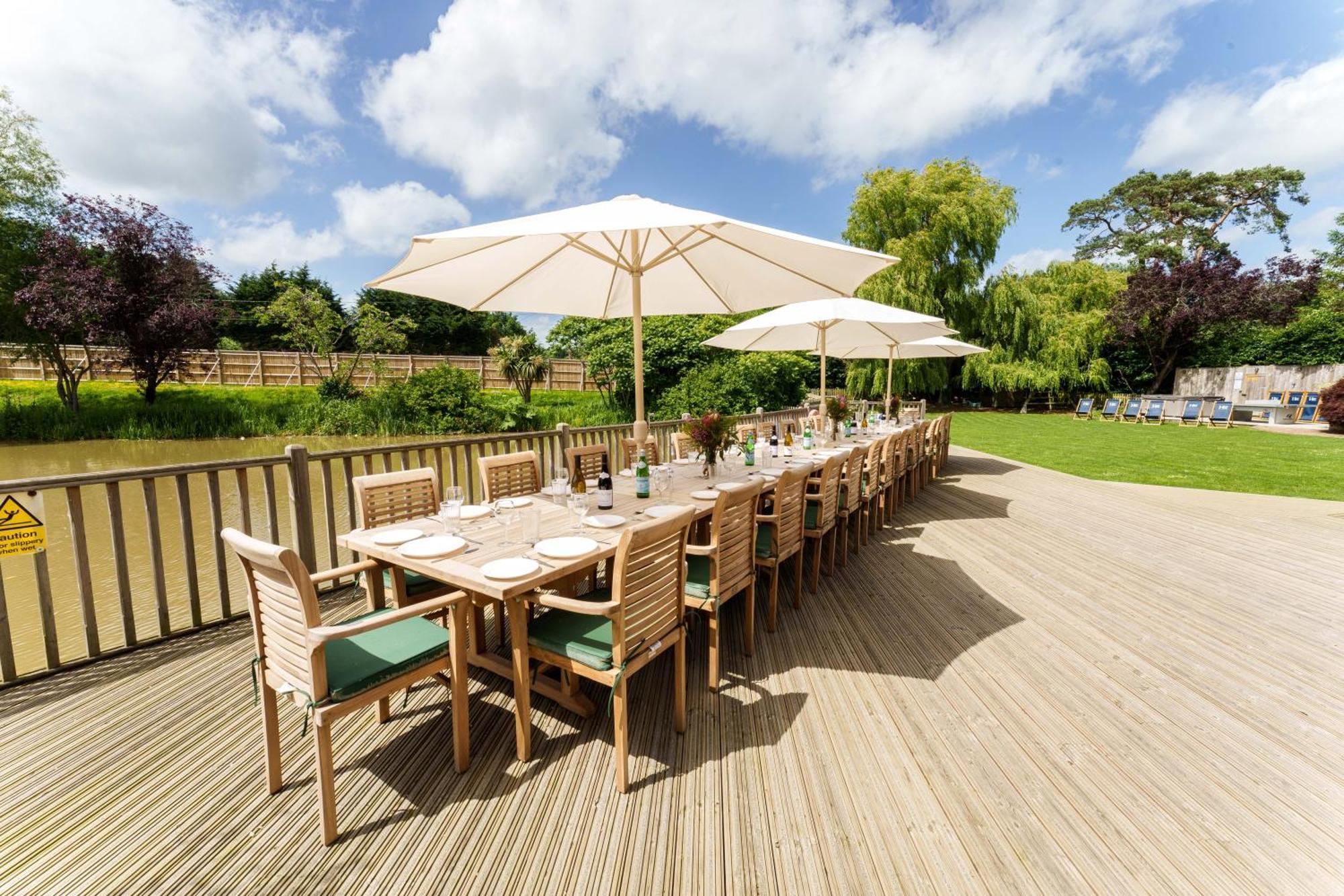 Вилла Vineyard Oast Sleeps 25 Wavehorne Экстерьер фото