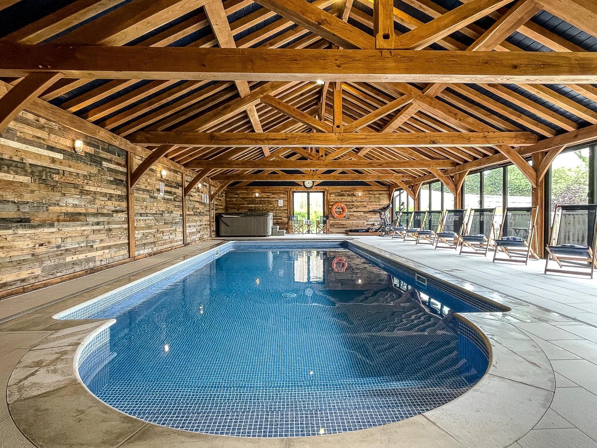 Вилла Vineyard Oast Sleeps 25 Wavehorne Экстерьер фото
