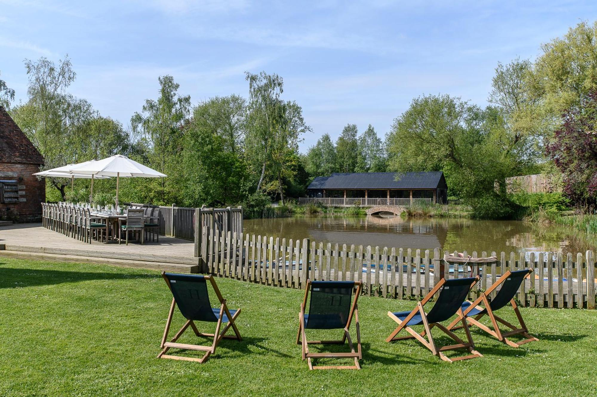 Вилла Vineyard Oast Sleeps 25 Wavehorne Экстерьер фото
