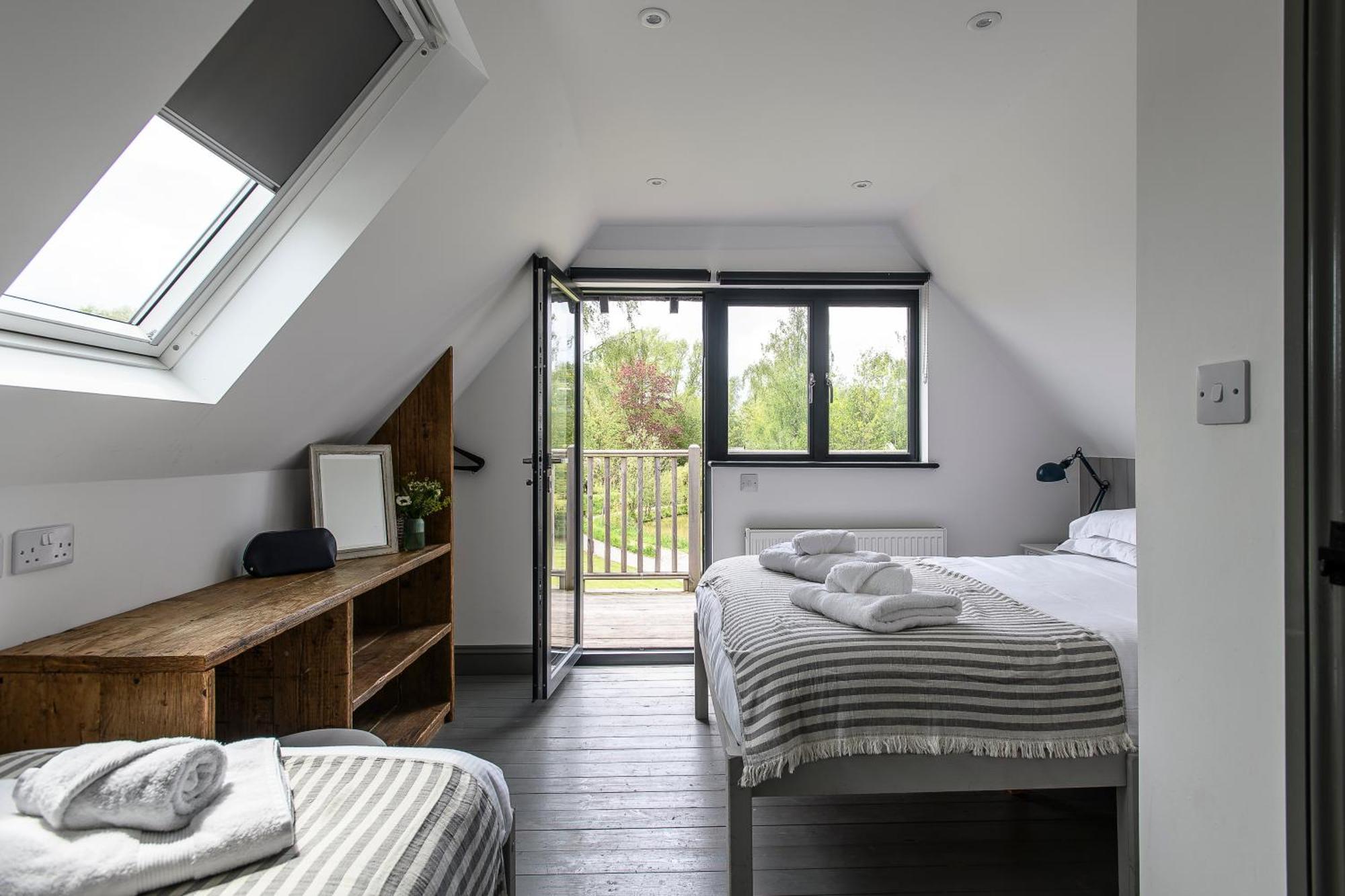 Вилла Vineyard Oast Sleeps 25 Wavehorne Экстерьер фото